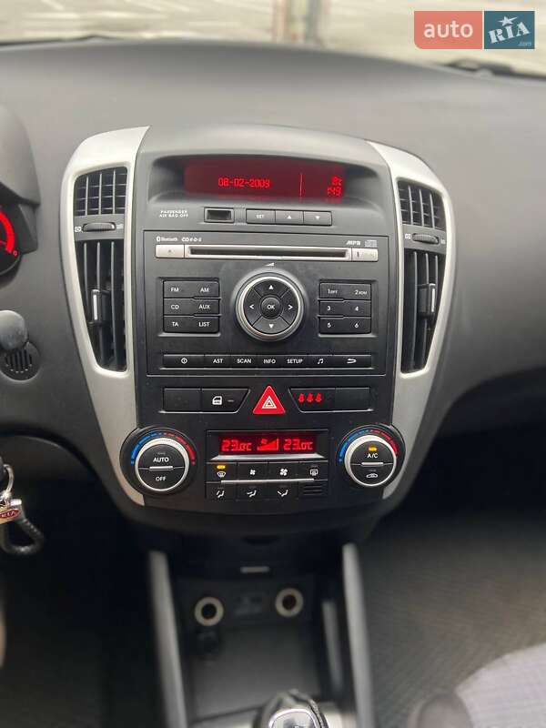 Универсал Kia Ceed 2010 в Киеве