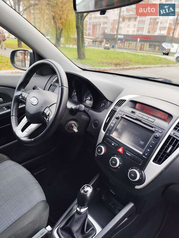 Универсал Kia Ceed 2010 в Белой Церкви