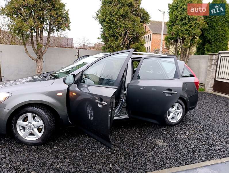 Універсал Kia Ceed 2011 в Луцьку