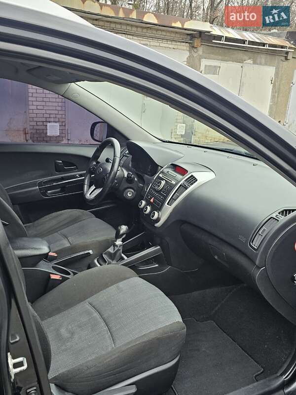 Універсал Kia Ceed 2010 в Києві фото 5 Універсал Kia Ceed 2010 в Києві