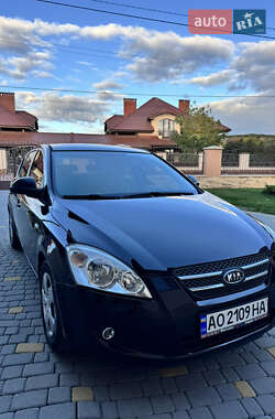Хетчбек Kia Ceed 2007 в Ужгороді