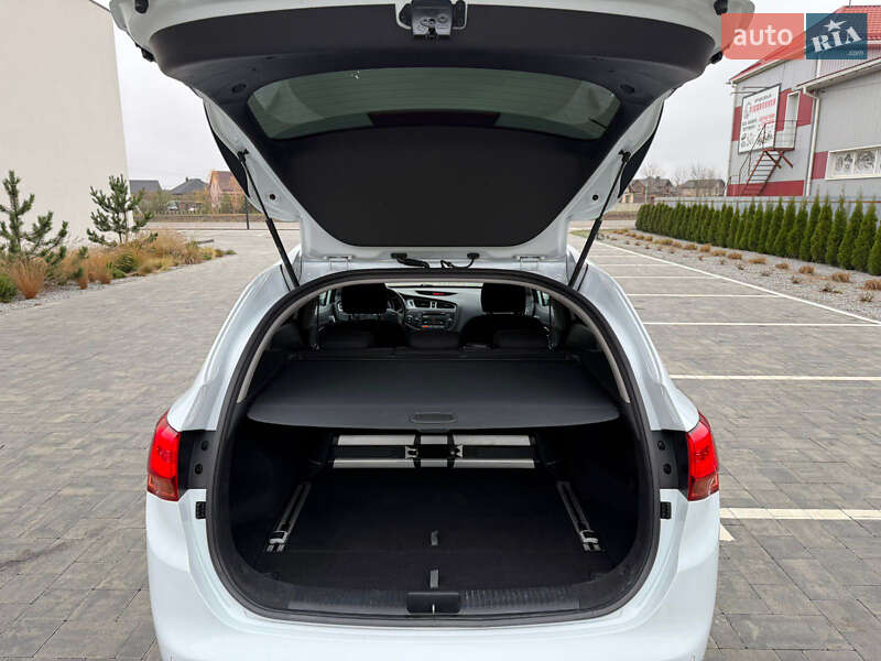 Универсал Kia Ceed 2015 в Луцке