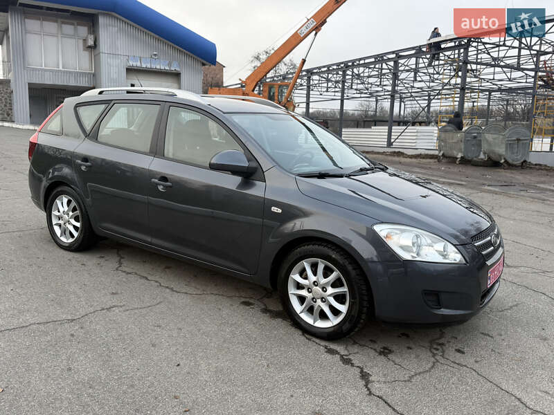 Универсал Kia Ceed 2009 в Лубнах