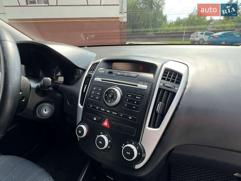 Хетчбек Kia Ceed 2010 в Івано-Франківську