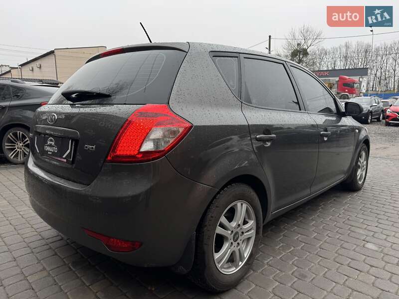 Хэтчбек Kia Ceed 2011 в Виннице