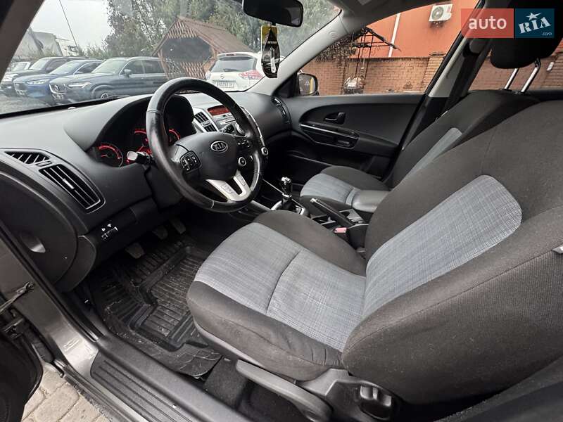 Хэтчбек Kia Ceed 2011 в Виннице