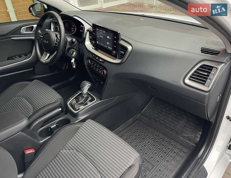 Хетчбек Kia Ceed 2023 в Києві фото 30 Хетчбек Kia Ceed 2023 в Києві