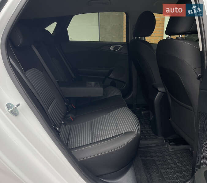 Хетчбек Kia Ceed 2023 в Києві фото 35 Хетчбек Kia Ceed 2023 в Києві