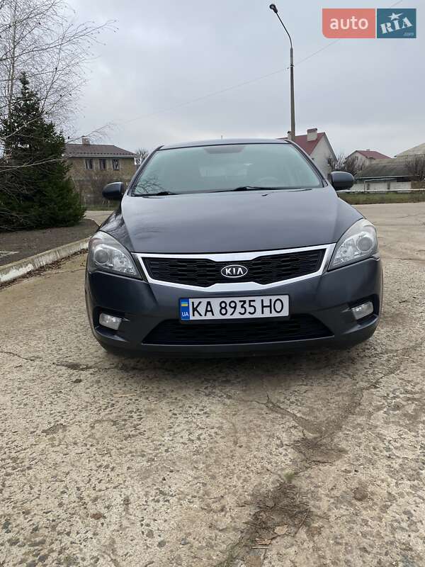 Хетчбек Kia Ceed 2011 в Южноукраїнську фото 7 Хетчбек Kia Ceed 2011 в Южноукраїнську