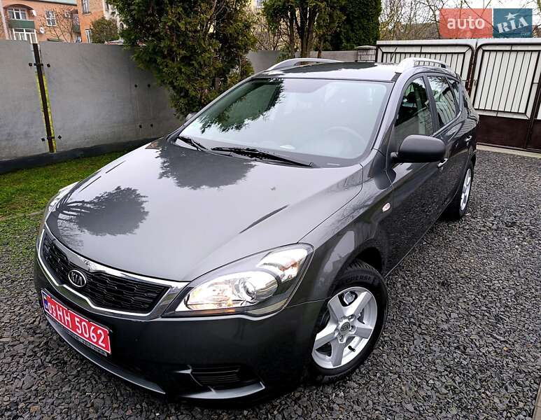 Универсал Kia Ceed 2011 в Луцке