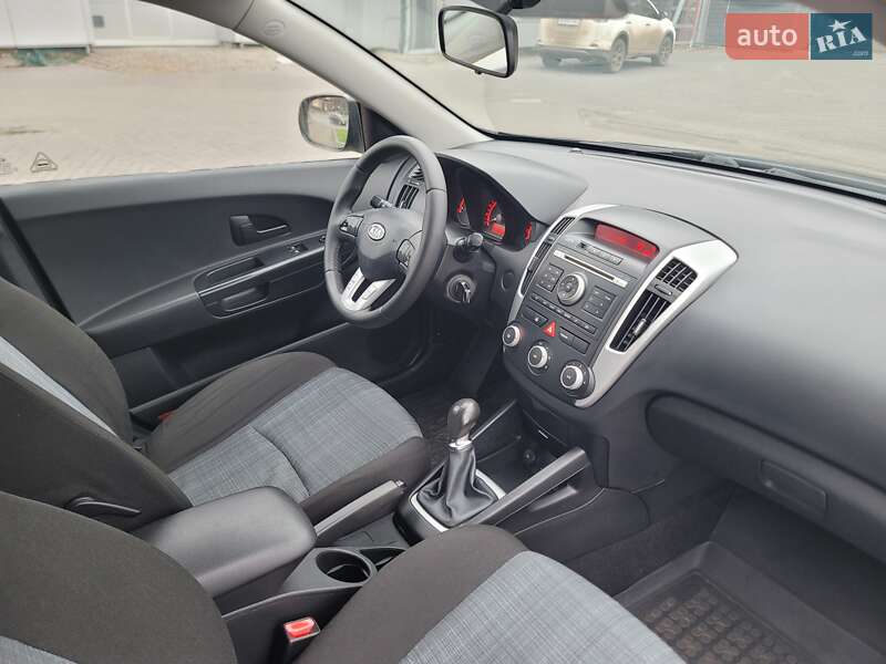 Універсал Kia Ceed 2009 в Кам'янському