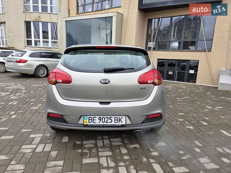 Хэтчбек Kia Ceed 2014 в Черновцах