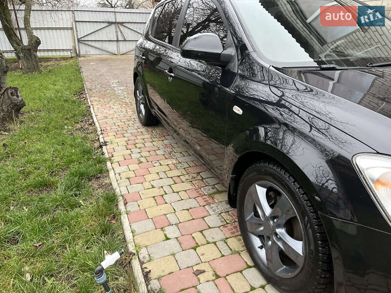 Хэтчбек Kia Ceed 2008 в Запорожье фото 3 Хэтчбек Kia Ceed 2008 в Запорожье