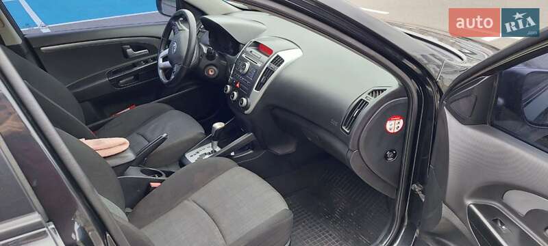 Хэтчбек Kia Ceed 2011 в Киеве