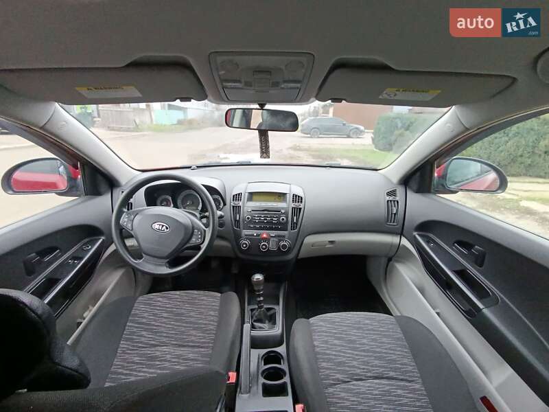 Хэтчбек Kia Ceed 2007 в Знаменке фото 12 Хэтчбек Kia Ceed 2007 в Знаменке