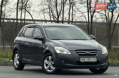Хетчбек Kia Ceed 2008 в Дніпрі