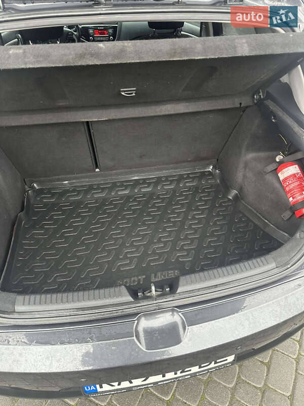 Хэтчбек Kia Ceed 2013 в Мукачево