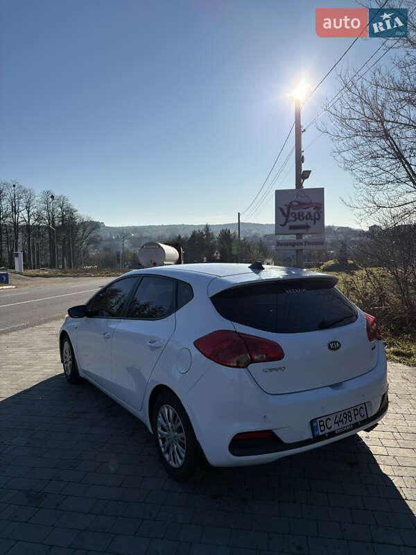 Хэтчбек Kia Ceed 2012 в Львове