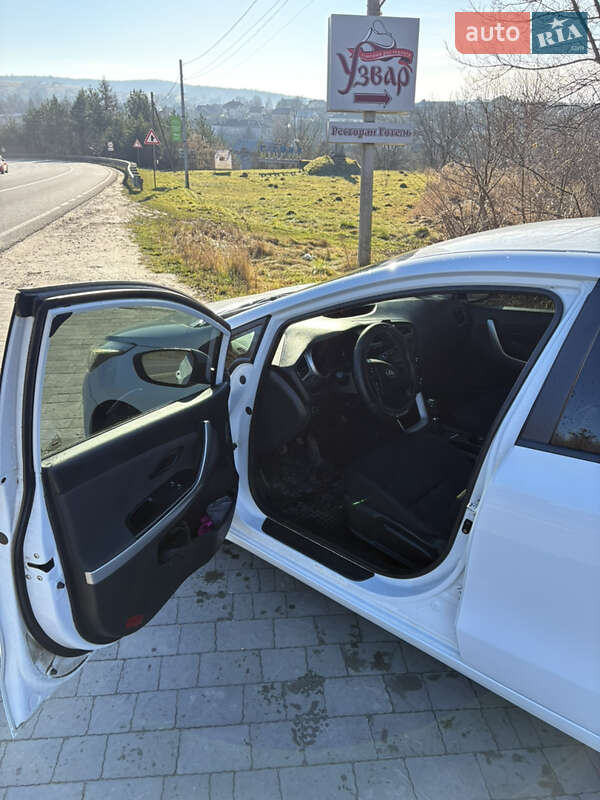 Хэтчбек Kia Ceed 2012 в Львове
