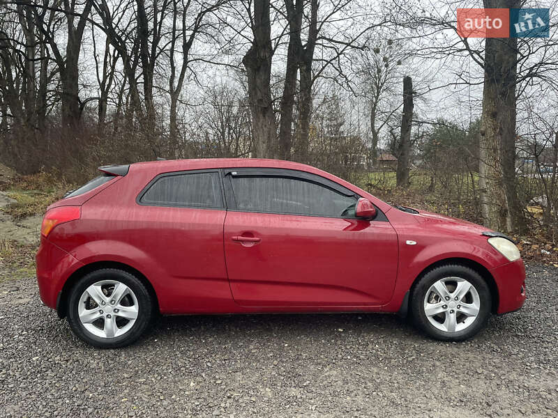 Хэтчбек Kia Ceed 2008 в Дрогобыче