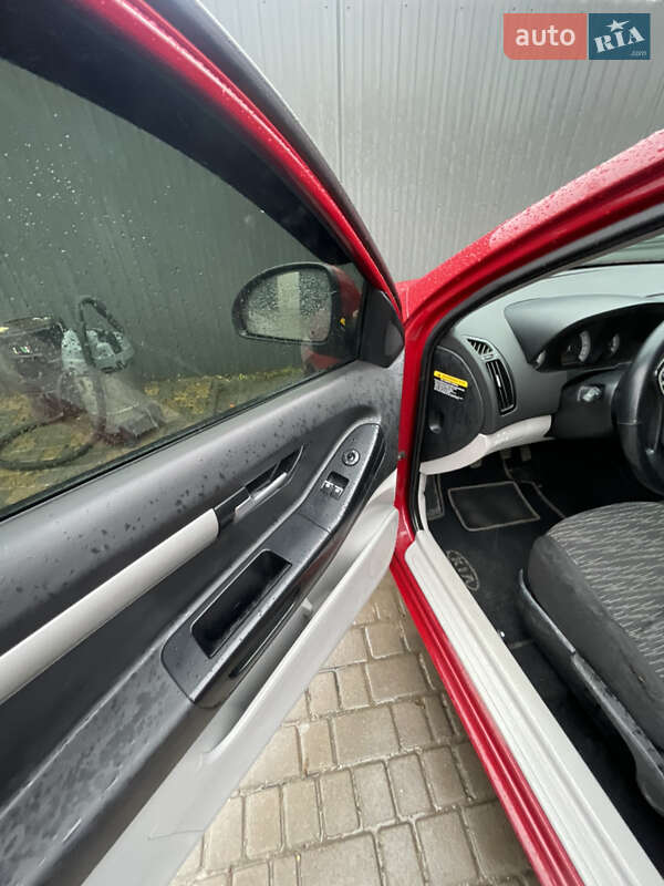 Хэтчбек Kia Ceed 2008 в Дрогобыче