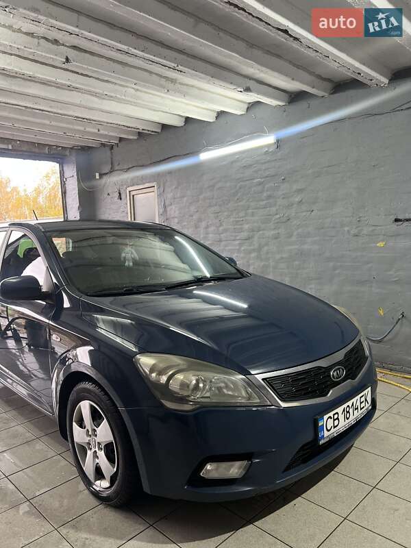 Хетчбек Kia Ceed 2010 в Ніжині
