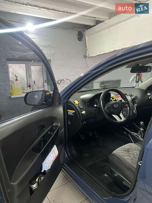 Хетчбек Kia Ceed 2010 в Ніжині