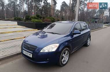 Хэтчбек Kia Ceed 2008 в Киеве