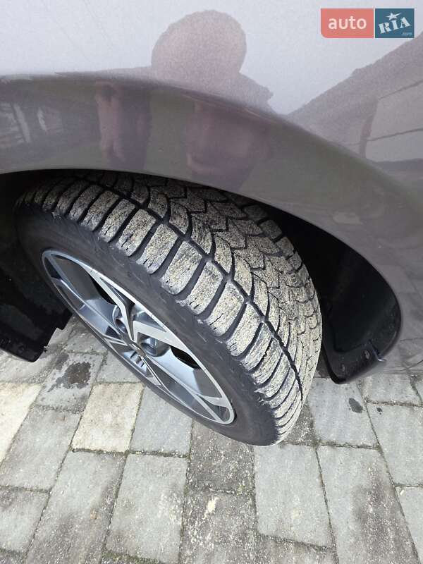 Хэтчбек Kia Ceed 2019 в Сарнах