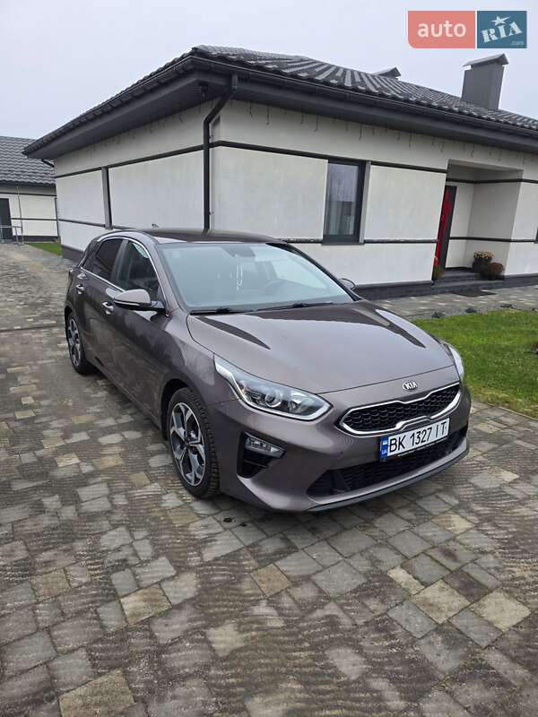 Хэтчбек Kia Ceed 2019 в Сарнах