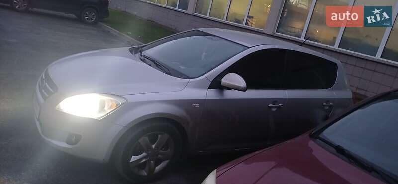 Хетчбек Kia Ceed 2008 в Бучі