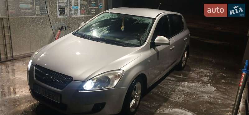 Хетчбек Kia Ceed 2008 в Бучі