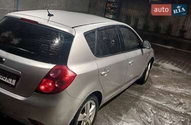 Хэтчбек Kia Ceed 2008 в Буче