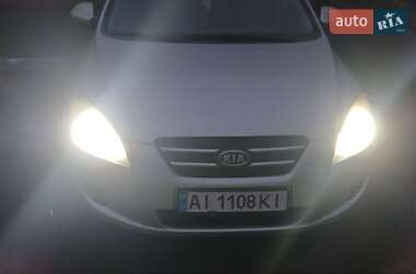 Хэтчбек Kia Ceed 2008 в Буче