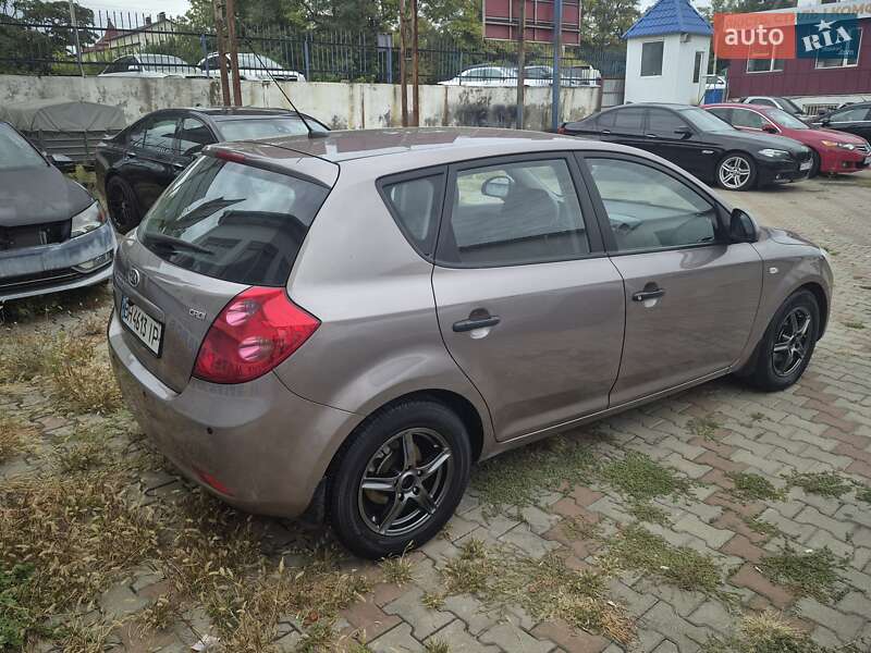 Хетчбек Kia Ceed 2008 в Одесі фото 5 Хетчбек Kia Ceed 2008 в Одесі