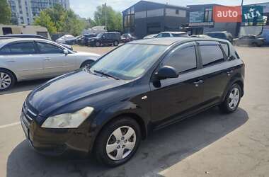 Хэтчбек Kia Ceed 2008 в Киеве