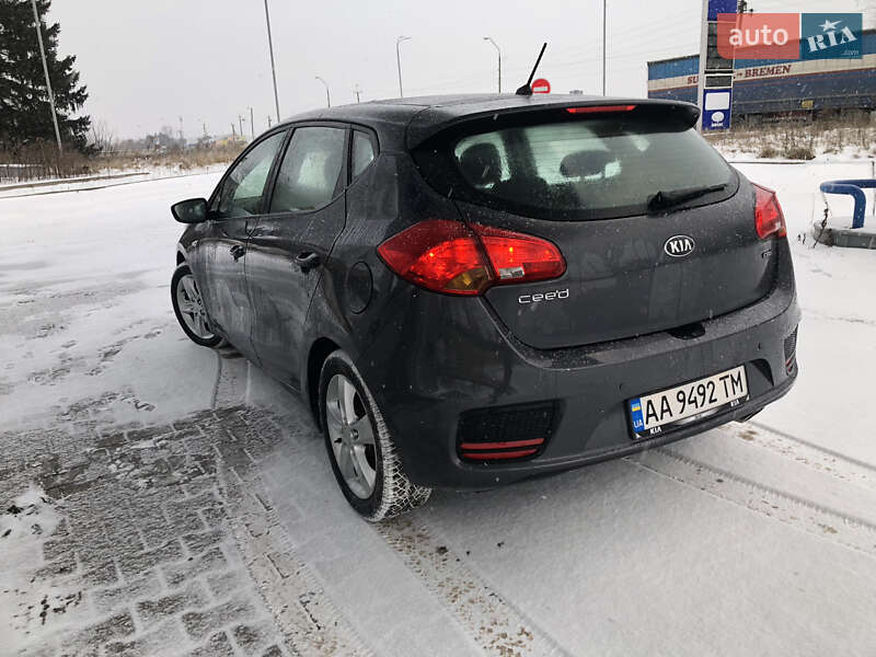 Хэтчбек Kia Ceed 2015 в Киеве