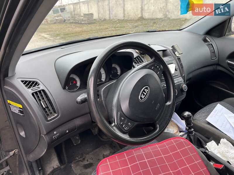 Универсал Kia Ceed 2009 в Львове