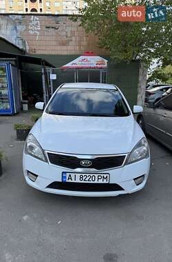Хэтчбек Kia Ceed 2010 в Гайсине