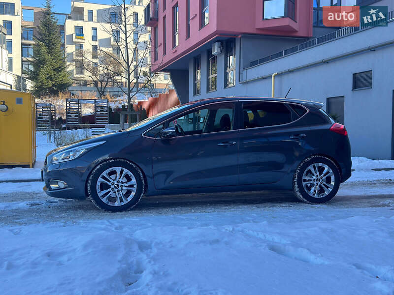 Хэтчбек Kia Ceed 2012 в Львове