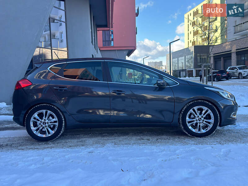 Хэтчбек Kia Ceed 2012 в Львове