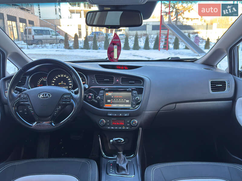 Хэтчбек Kia Ceed 2012 в Львове