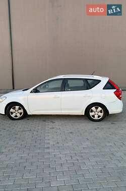 Универсал Kia Ceed 2010 в Красном