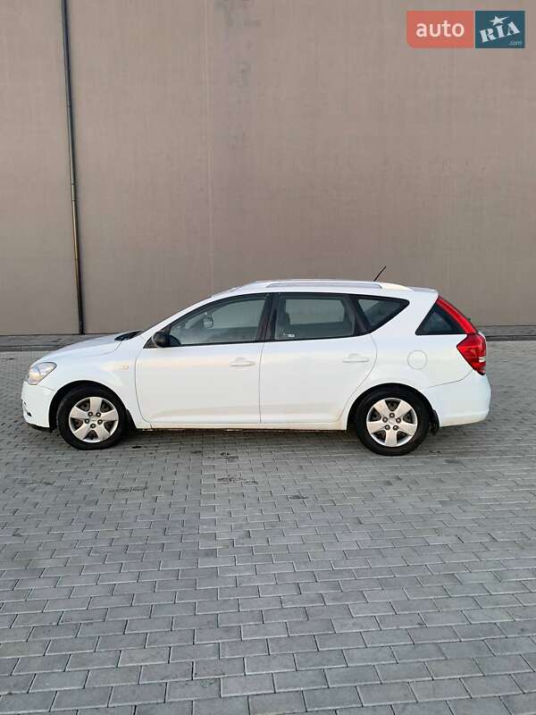 Універсал Kia Ceed 2010 в Красному