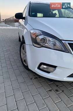 Универсал Kia Ceed 2010 в Красном