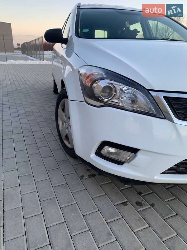 Універсал Kia Ceed 2010 в Красному
