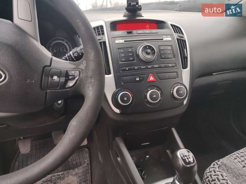 Універсал Kia Ceed 2010 в Красному