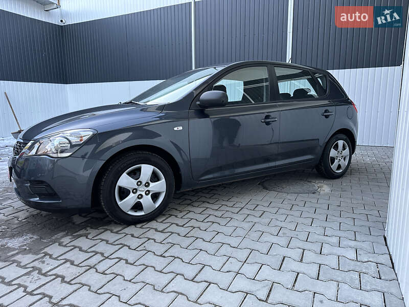 Хэтчбек Kia Ceed 2010 в Коломые