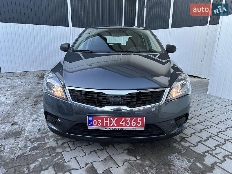 Хэтчбек Kia Ceed 2010 в Коломые