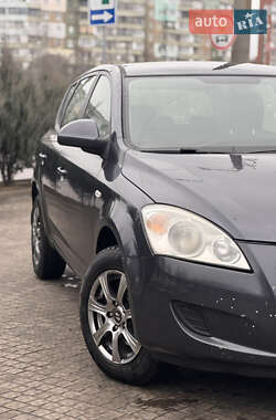 Хэтчбек Kia Ceed 2007 в Полтаве